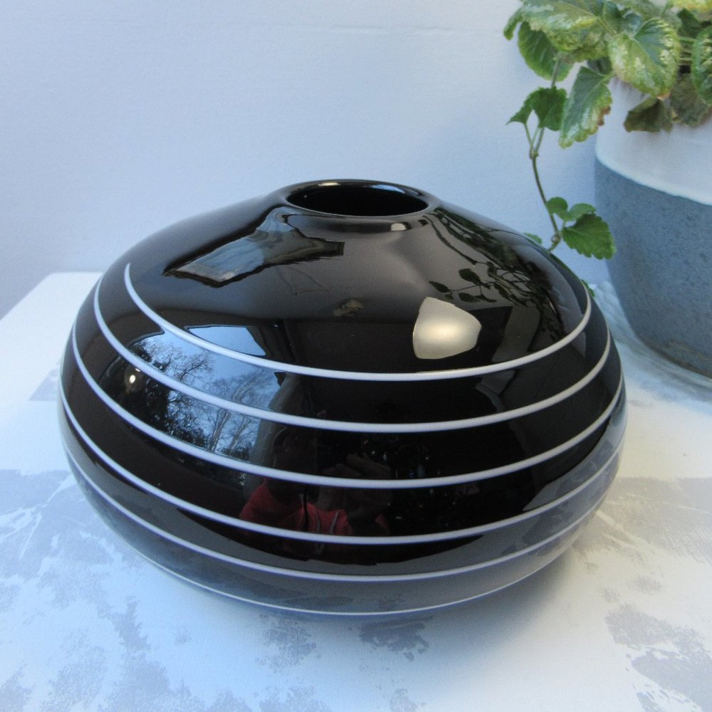 Glass Flattened Vase Black with White Spiral